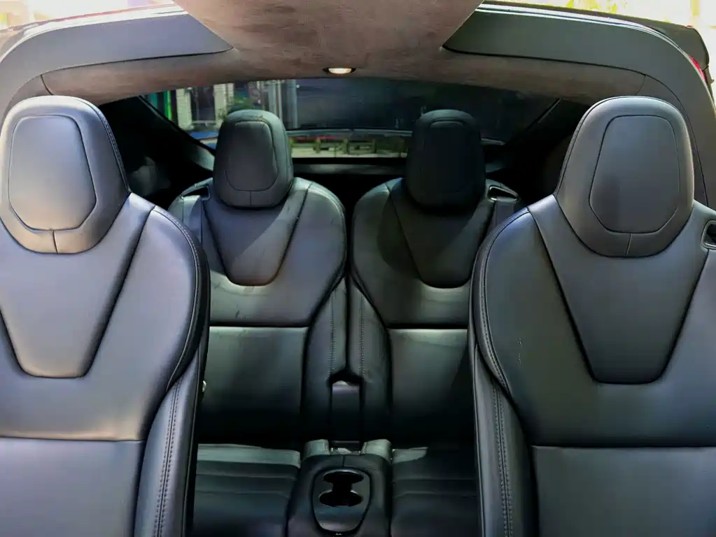 Tesla Model X — миниатюра 7