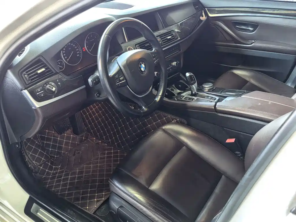 BMW 5 Series — миниатюра 9