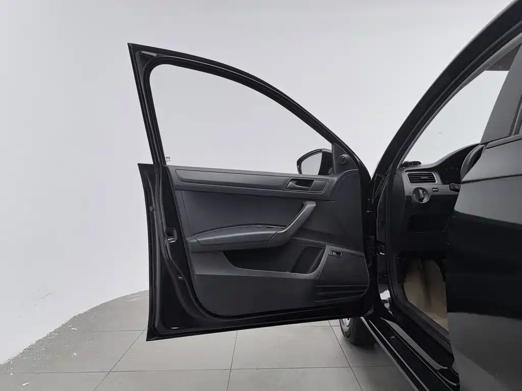 Volkswagen Santana — миниатюра 8