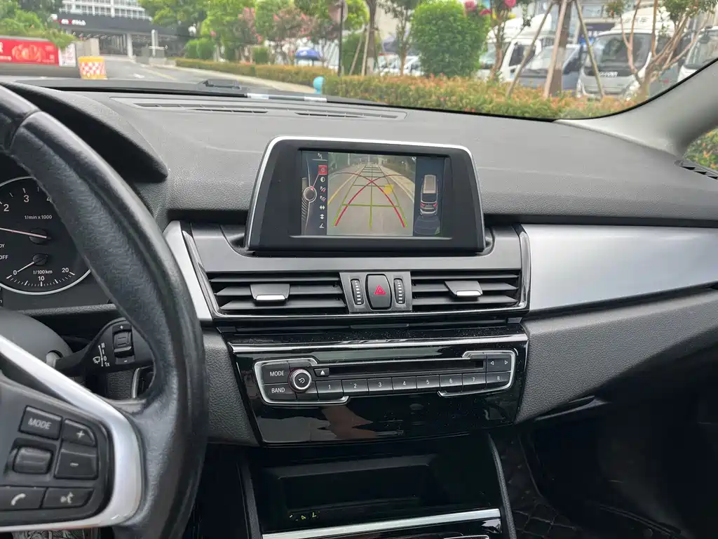 BMW 2 Series Gran Tourer — миниатюра 9