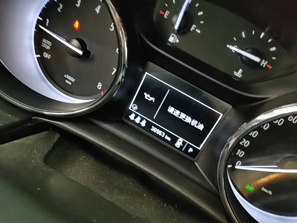 Buick Verano — миниатюра 12