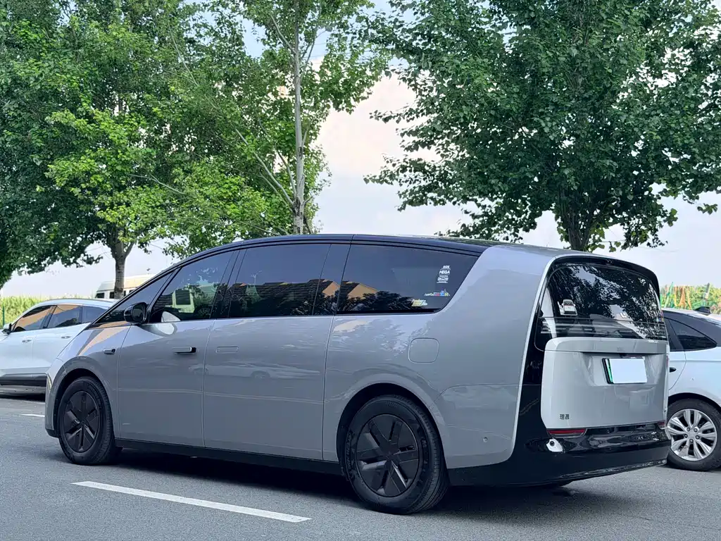 Li Auto Li MEGA — миниатюра 22