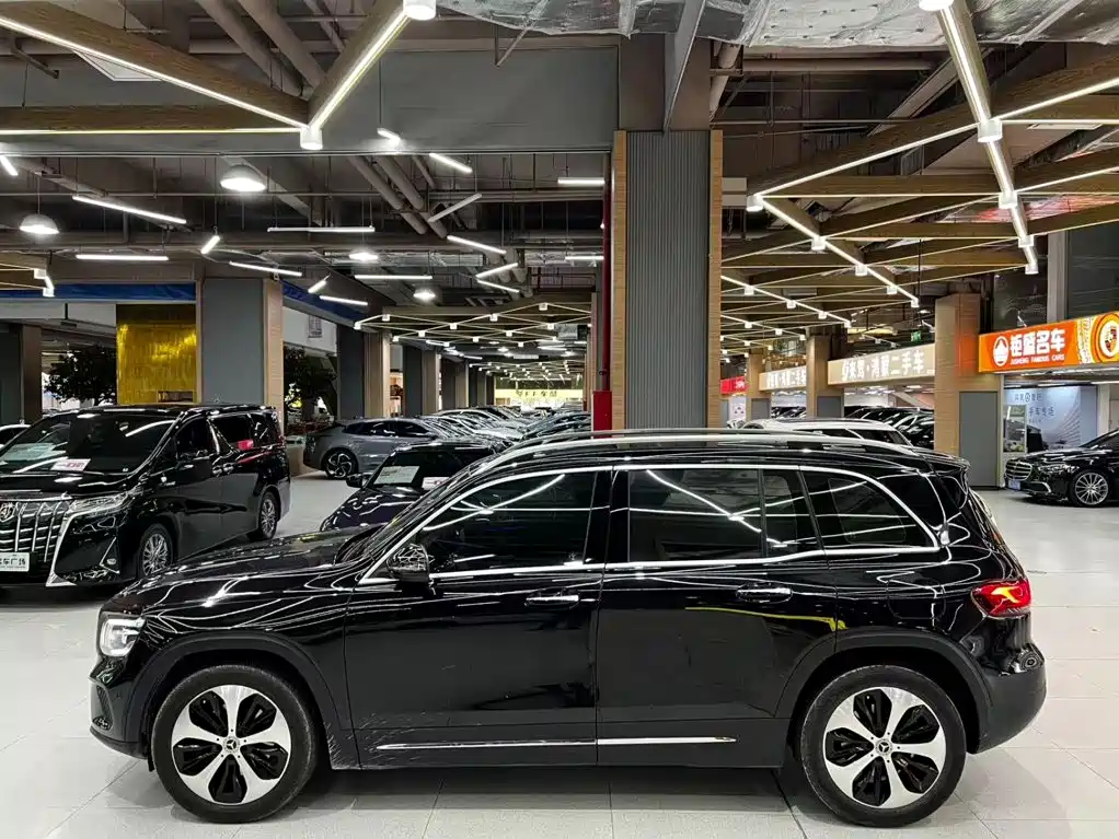 Mercedes-Benz GLB — миниатюра 12