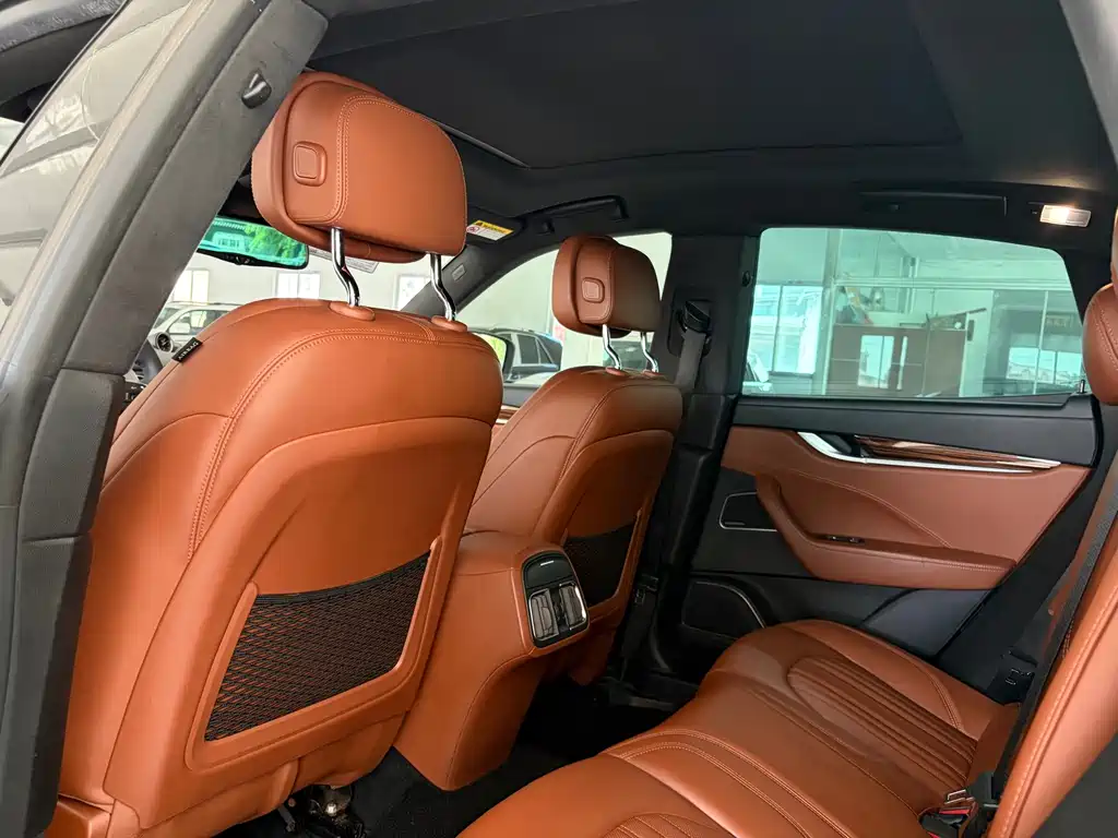 Maserati Levante — миниатюра 8