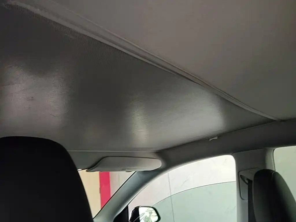 Tesla Model Y — миниатюра 18