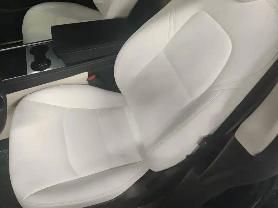 Tesla Model Y — миниатюра 9