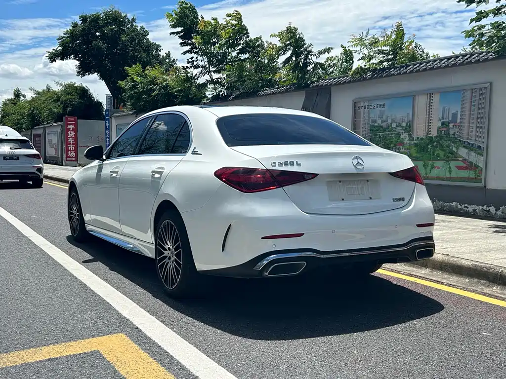 Mercedes-Benz C-Class — миниатюра 13