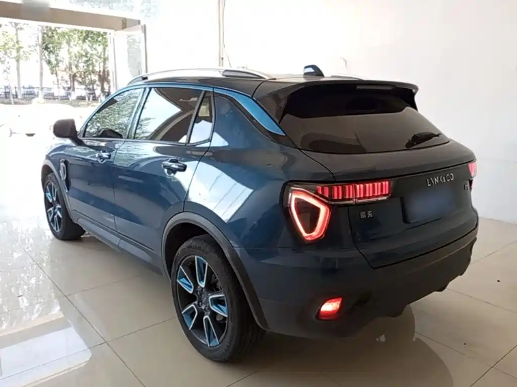 Lynk & Co 01 — миниатюра 5