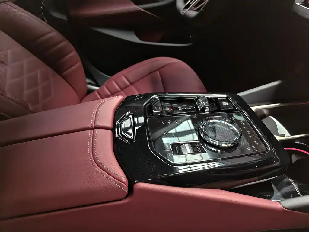 BMW 5 Series — миниатюра 10