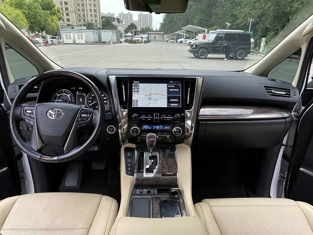Toyota Vellfire — миниатюра 11