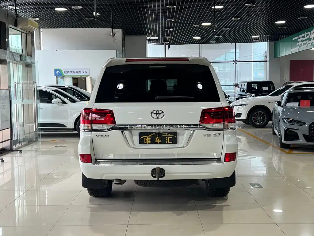 Toyota Land Cruiser 2018 5.7L