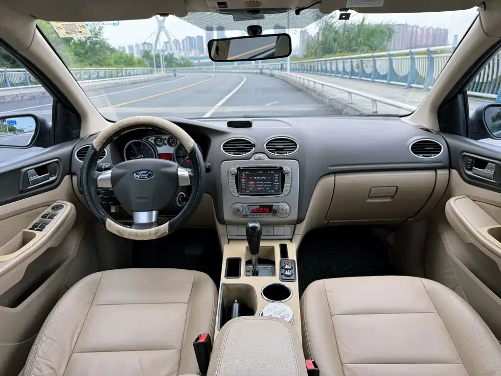 Ford Focus — миниатюра 10