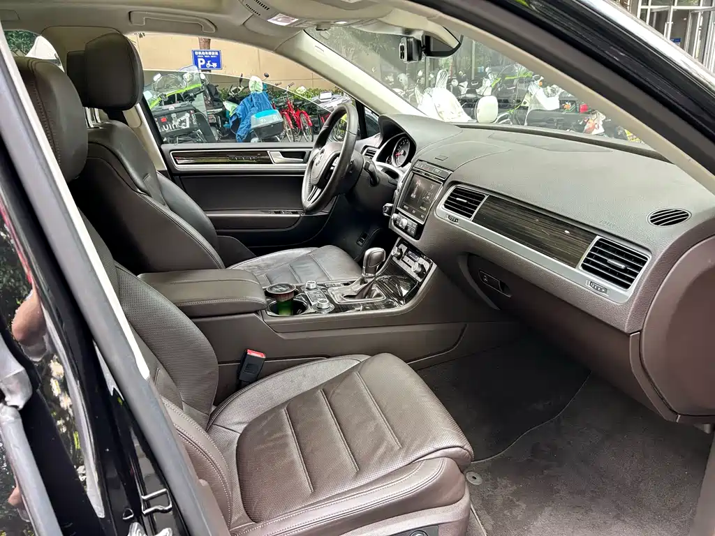 Volkswagen Touareg 2016 3.0TSI