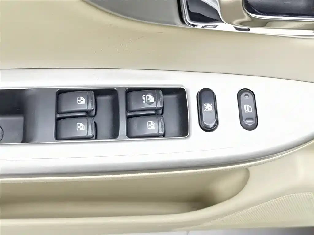 Buick Excelle 2013 1.5L AT