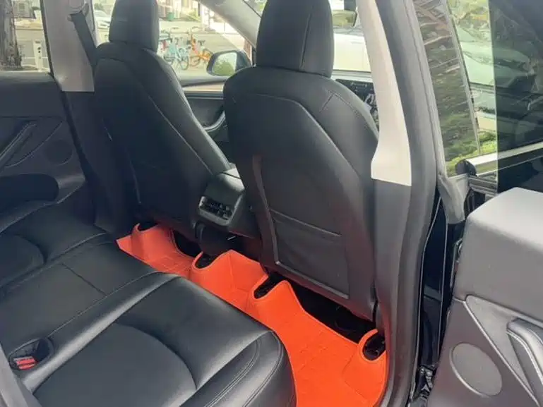Tesla Model Y — миниатюра 9