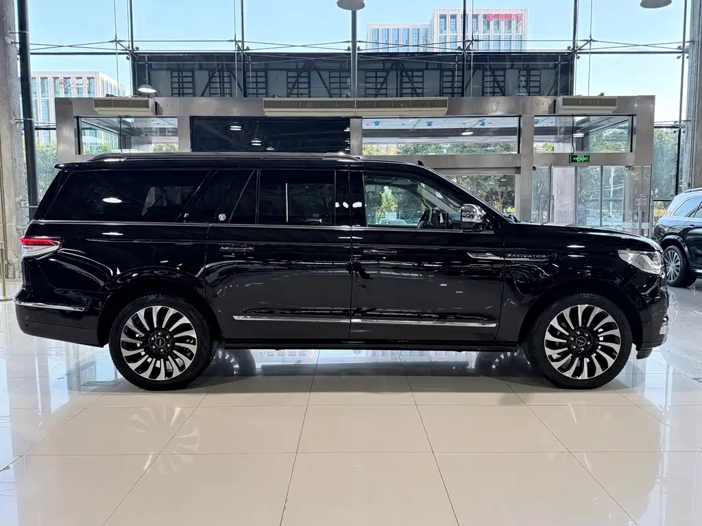 Lincoln Navigator — миниатюра 23