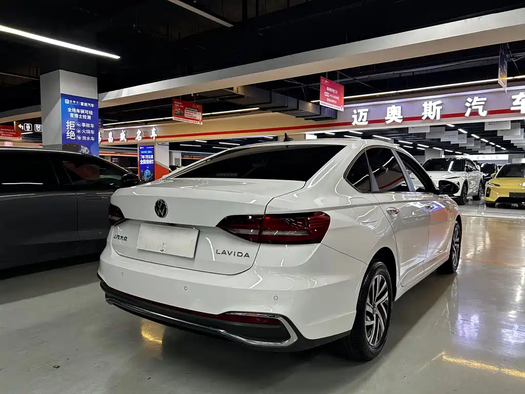 Volkswagen Lavida — миниатюра 13