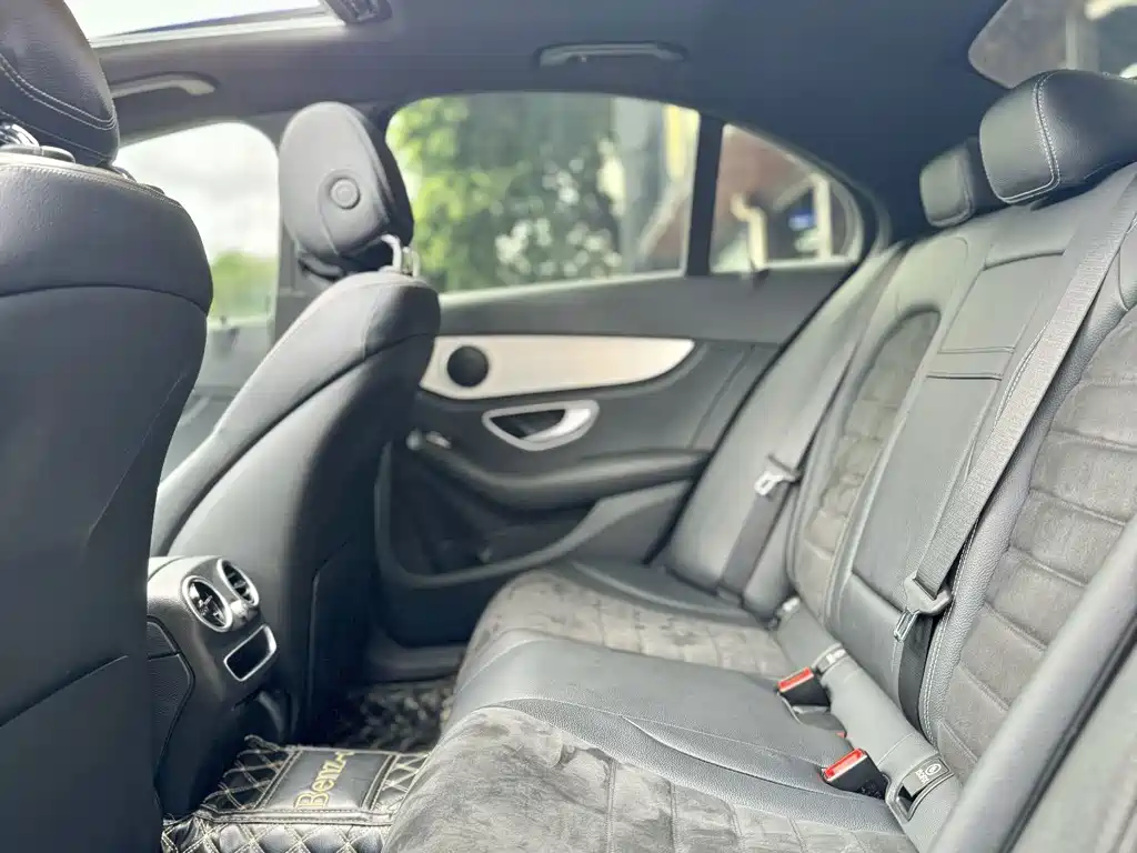 Mercedes-Benz C-Class — миниатюра 6