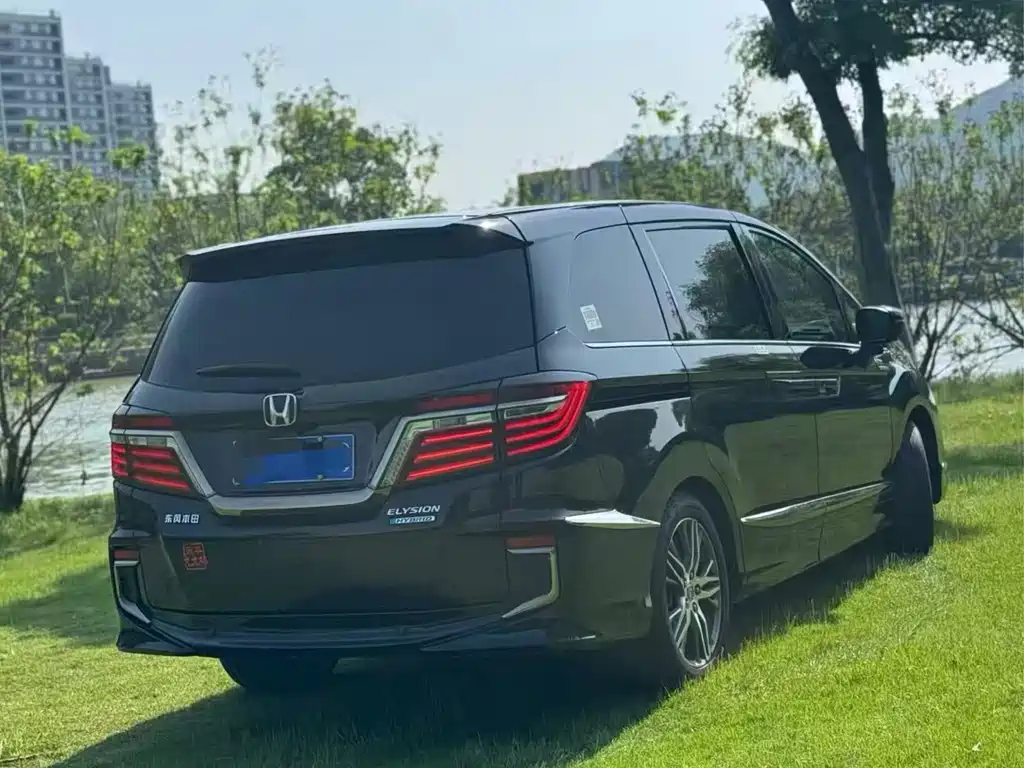 Honda Elysion — миниатюра 8