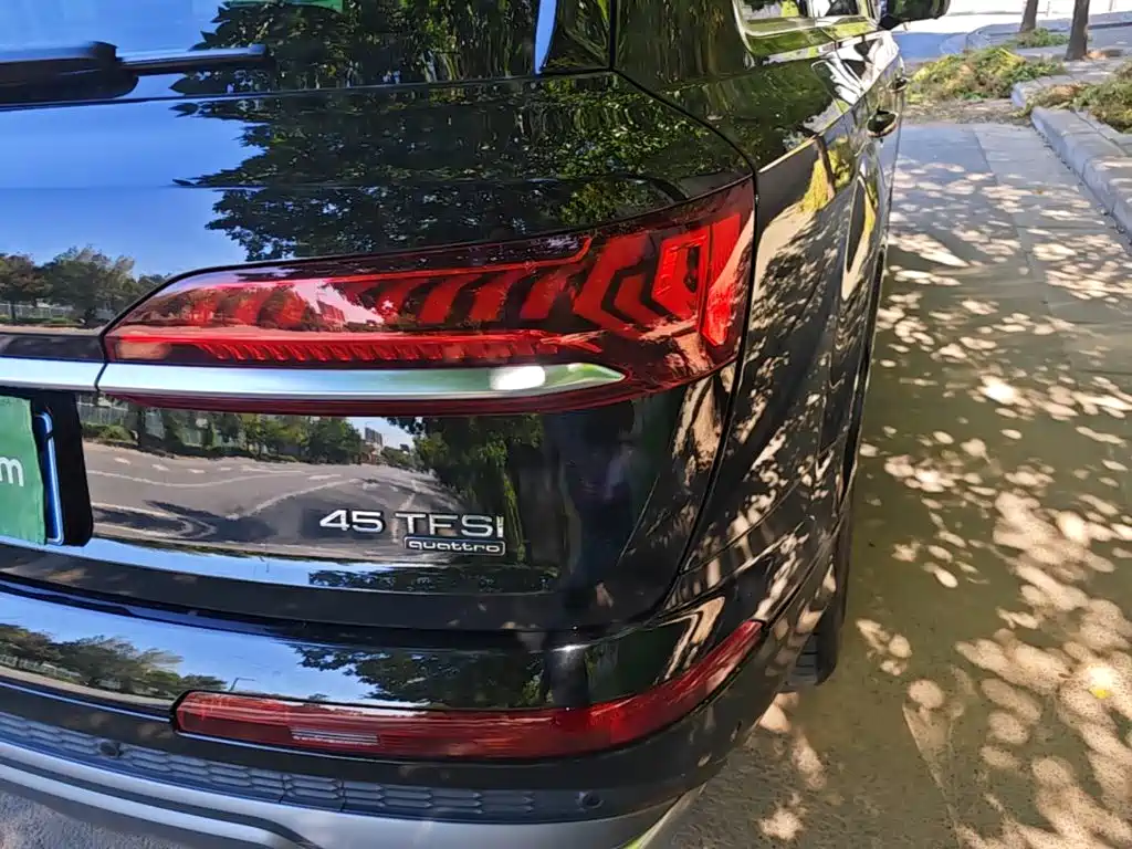 Audi Q7 — миниатюра 8