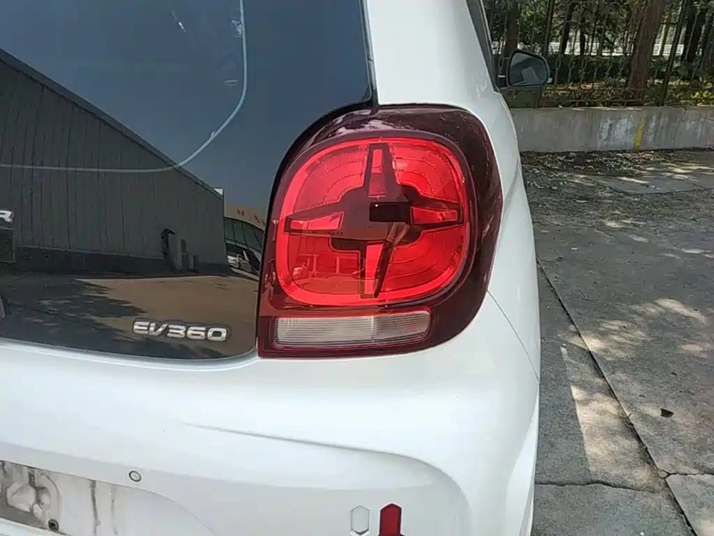Roewe Clever — миниатюра 8
