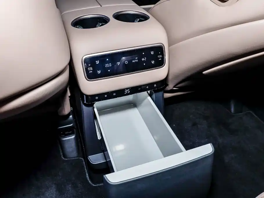 Li Auto Li MEGA — миниатюра 27