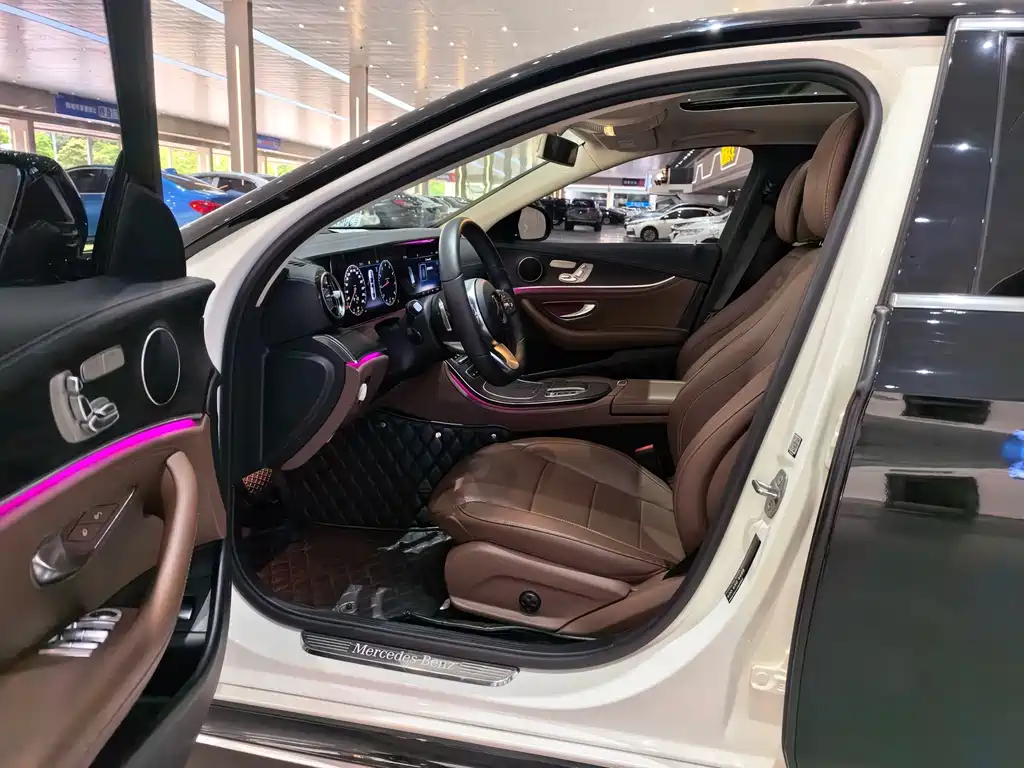 Mercedes-Benz E-Class — миниатюра 7