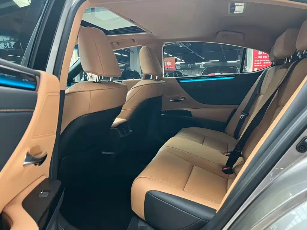 Lexus ES — миниатюра 11