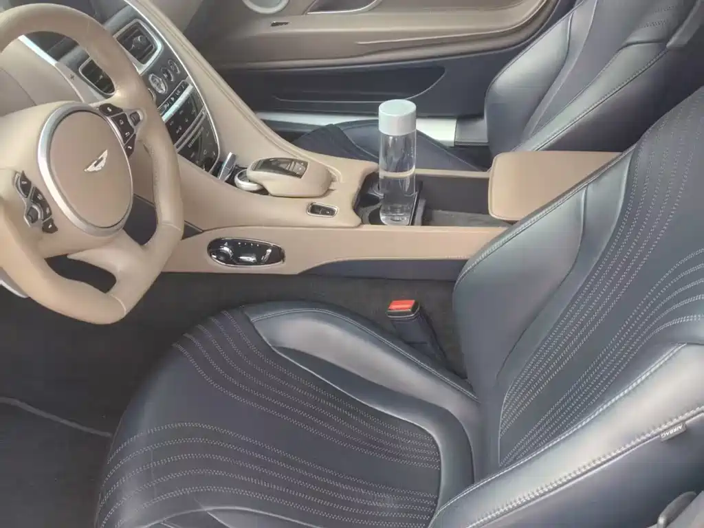 Aston Martin DB11 — миниатюра 3