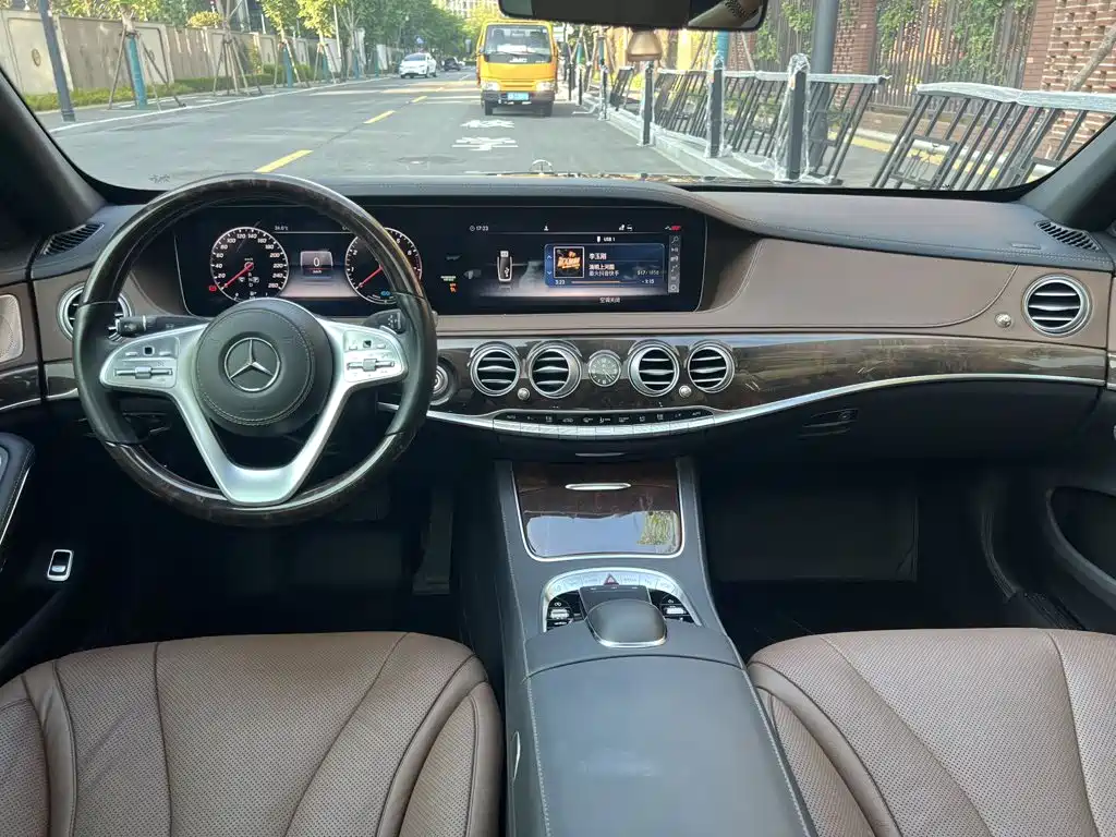 Mercedes-Benz S-Class — миниатюра 7