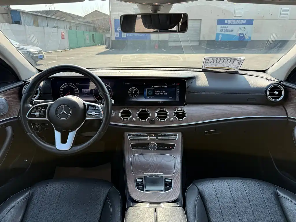 MERCEDES-BENZ E CLASS