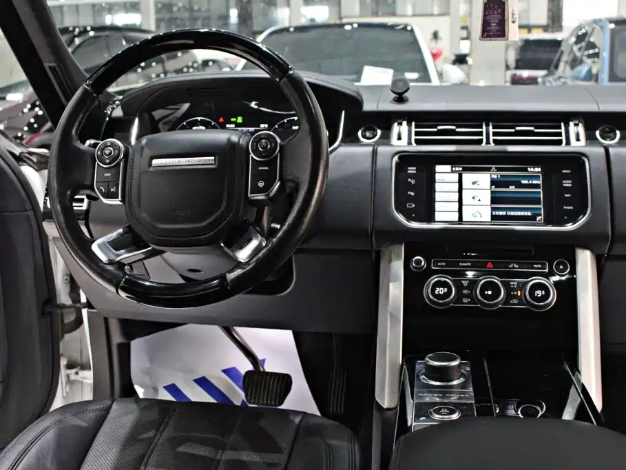 Land Rover Range Rover — миниатюра 10