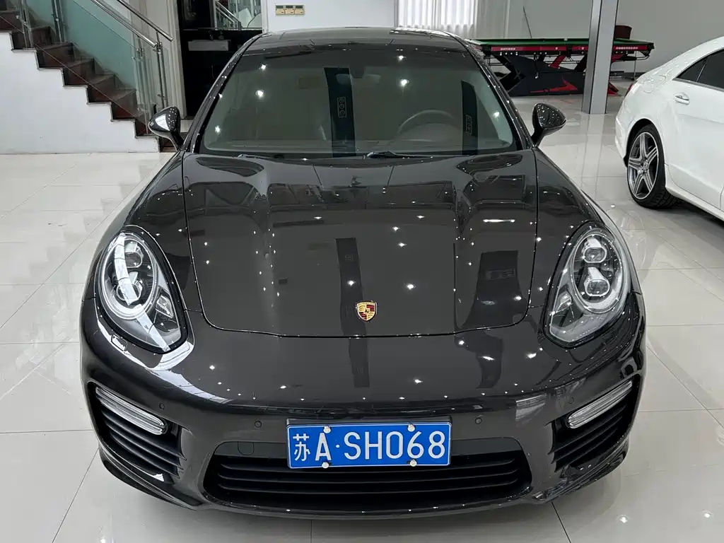 Porsche Panamera 2012 Panamera GTS 4.8L