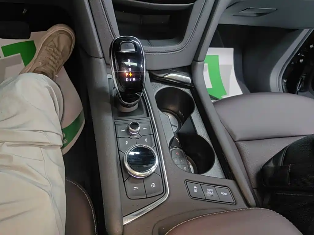 Cadillac XT6 — миниатюра 14
