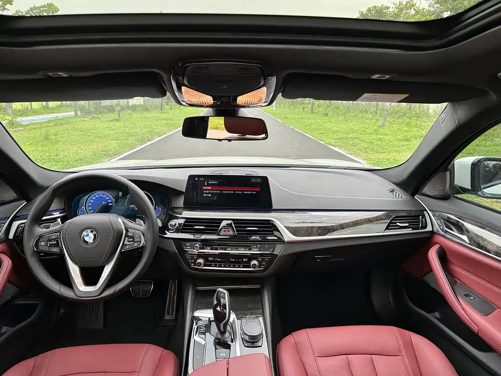 BMW 5 Series — миниатюра 9