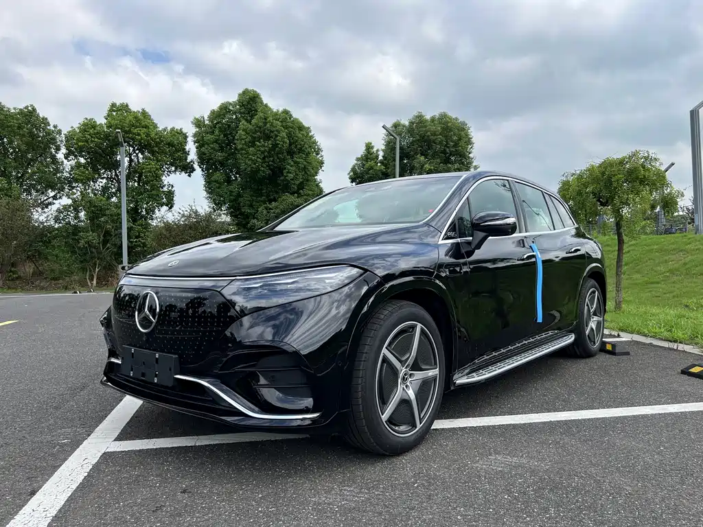 Mercedes-Benz EQS SUV