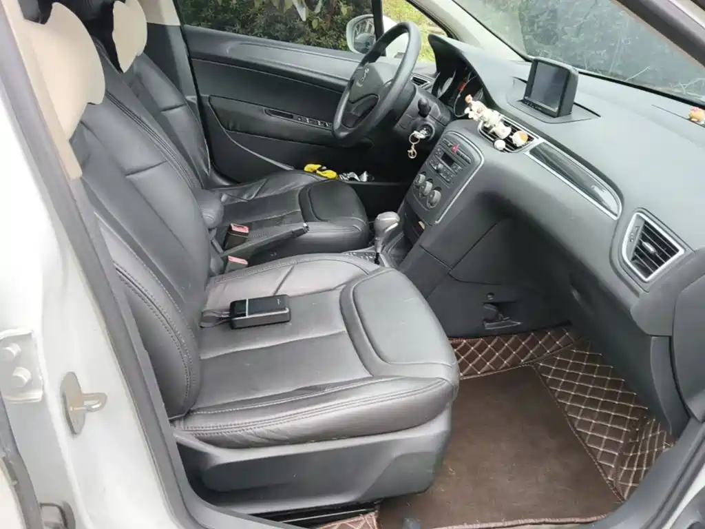 Peugeot 308 — миниатюра 25
