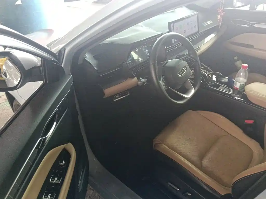 Geely L HiP — миниатюра 13
