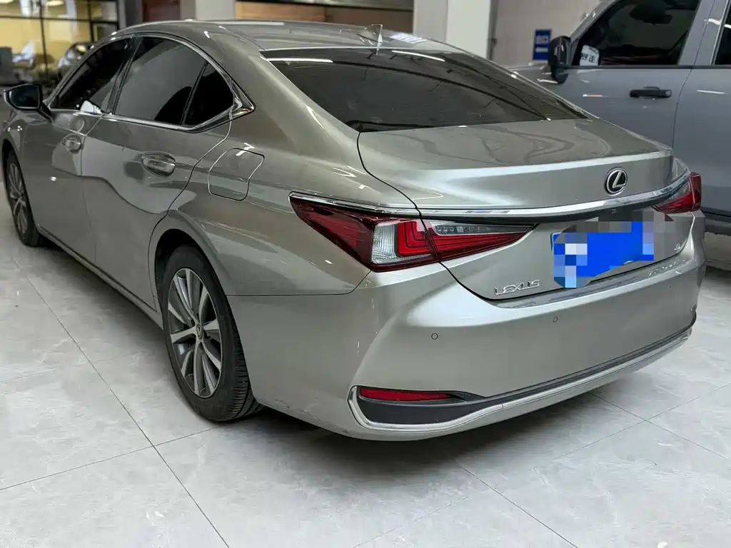 Lexus ES — миниатюра 3