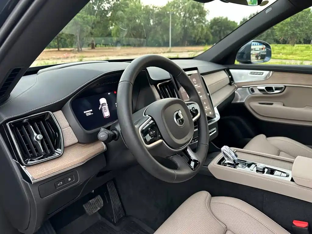 Volvo XC90 PHEV — миниатюра 15