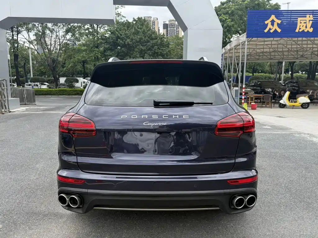 Porsche Cayenne — миниатюра 4