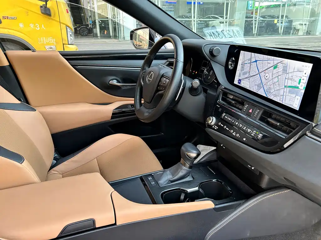 Lexus ES — миниатюра 7