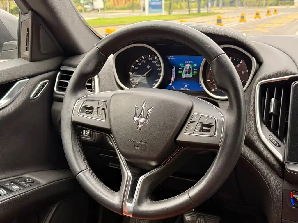 Maserati Ghibli — миниатюра 12