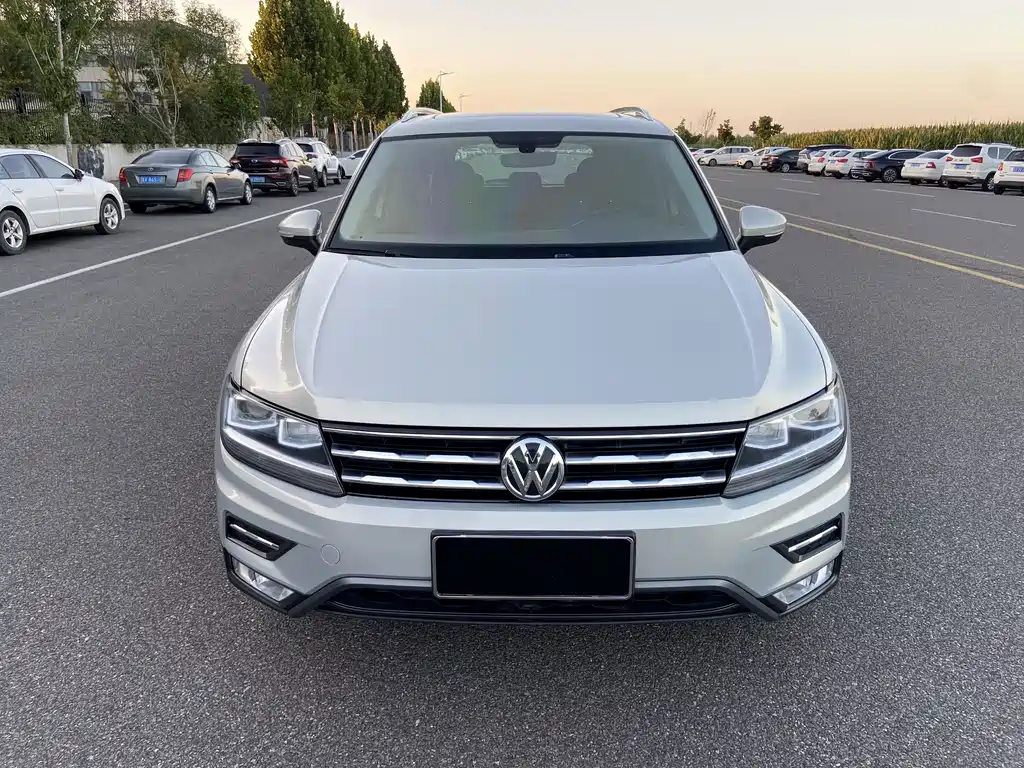 Volkswagen Tiguan L — миниатюра 2