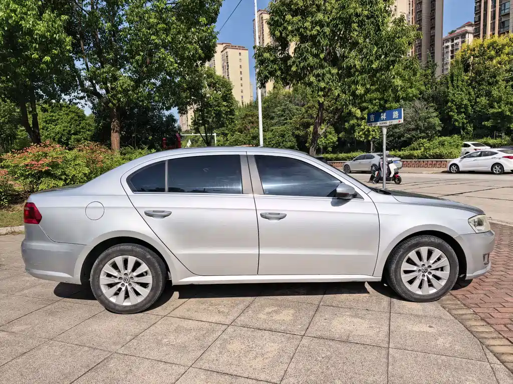 Volkswagen Lavida — миниатюра 9