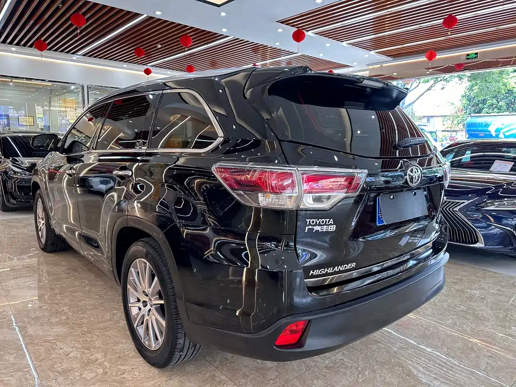 Toyota Highlander 2015 3.5L Luxury 7 мест