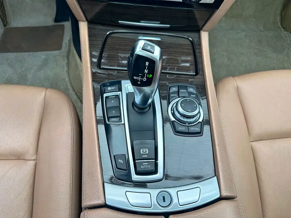 BMW 7 Series — миниатюра 18