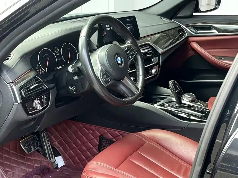 BMW 5 Series — миниатюра 4