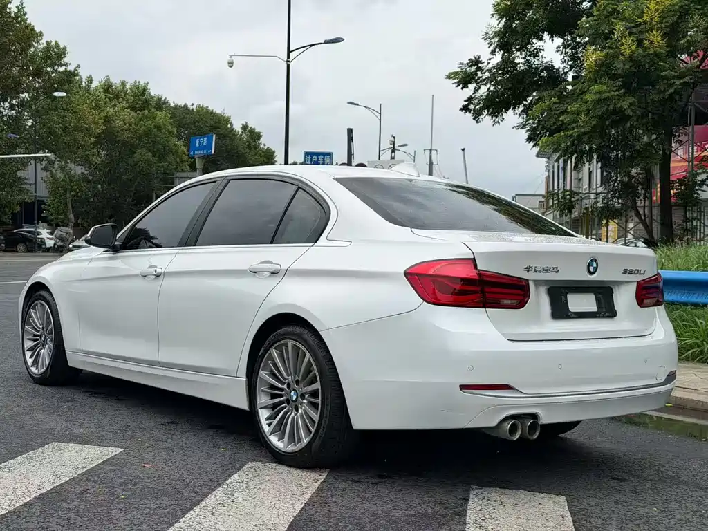 BMW 3 Series — миниатюра 4