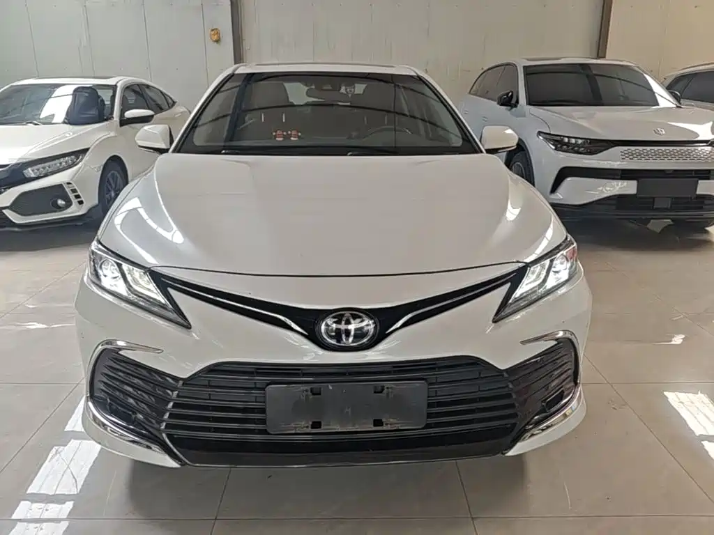 Toyota Camry — миниатюра 3